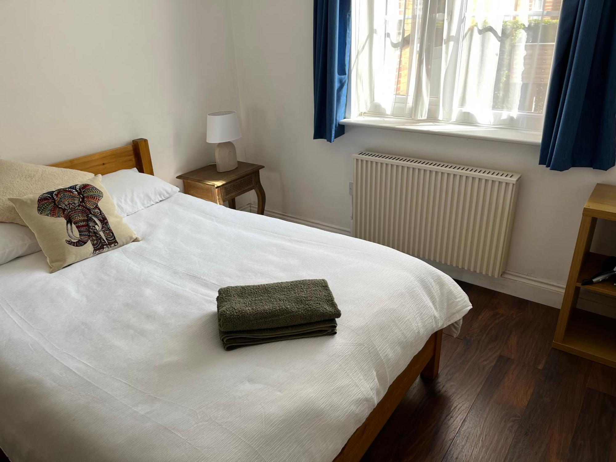 Comfortable Two Bedroom Modern Apartment Лондон Екстер'єр фото