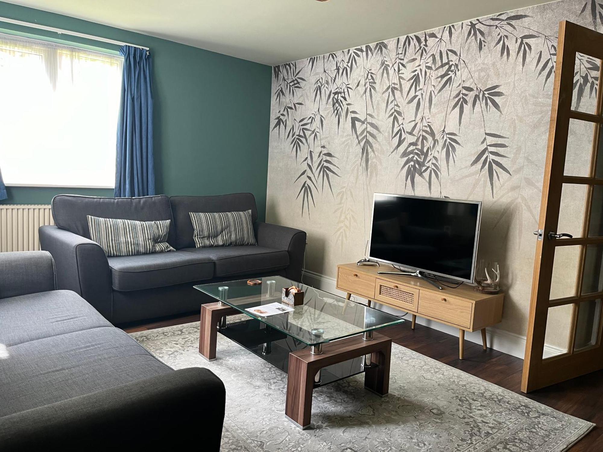 Comfortable Two Bedroom Modern Apartment Лондон Екстер'єр фото