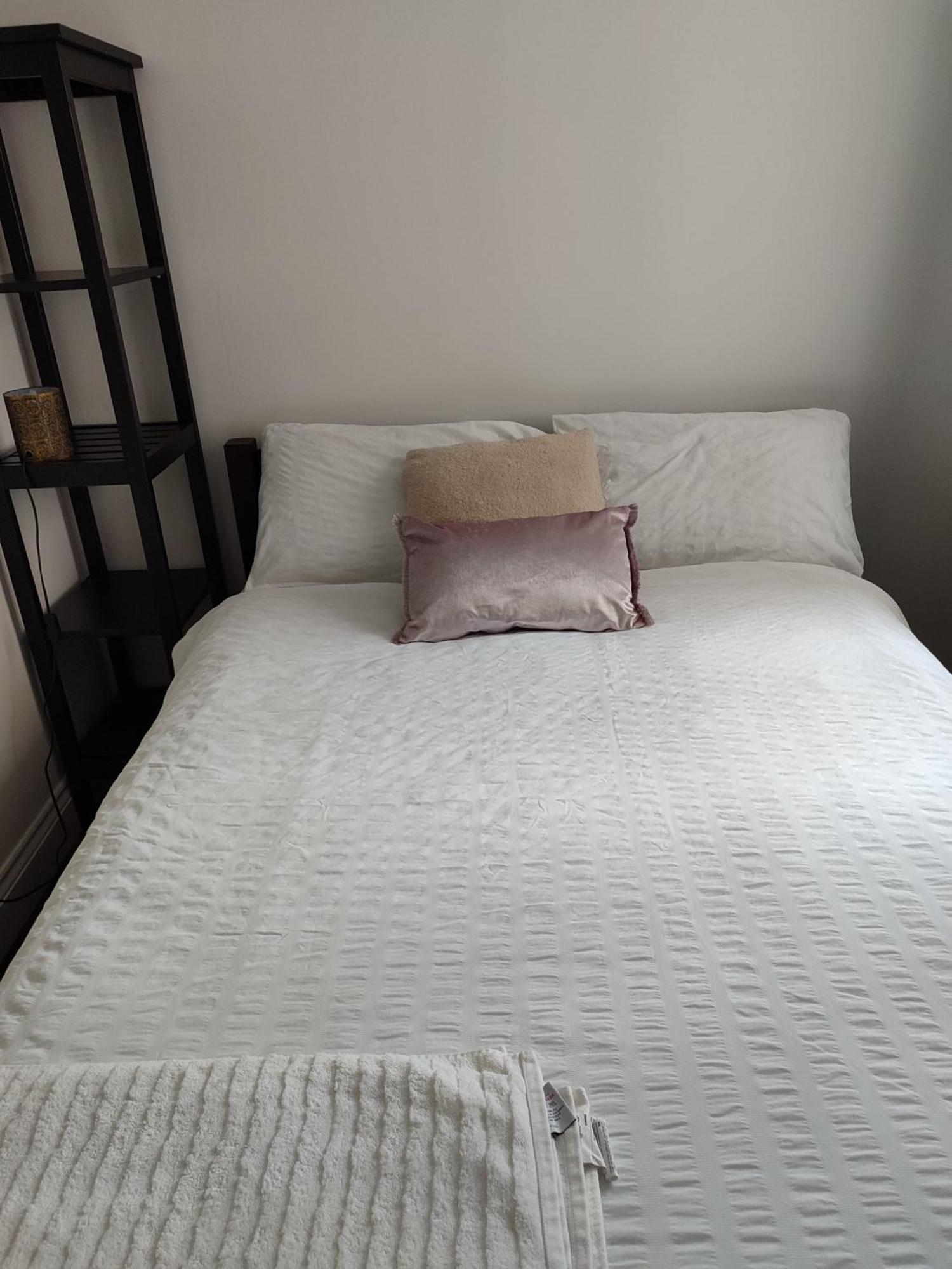 Comfortable Two Bedroom Modern Apartment Лондон Екстер'єр фото